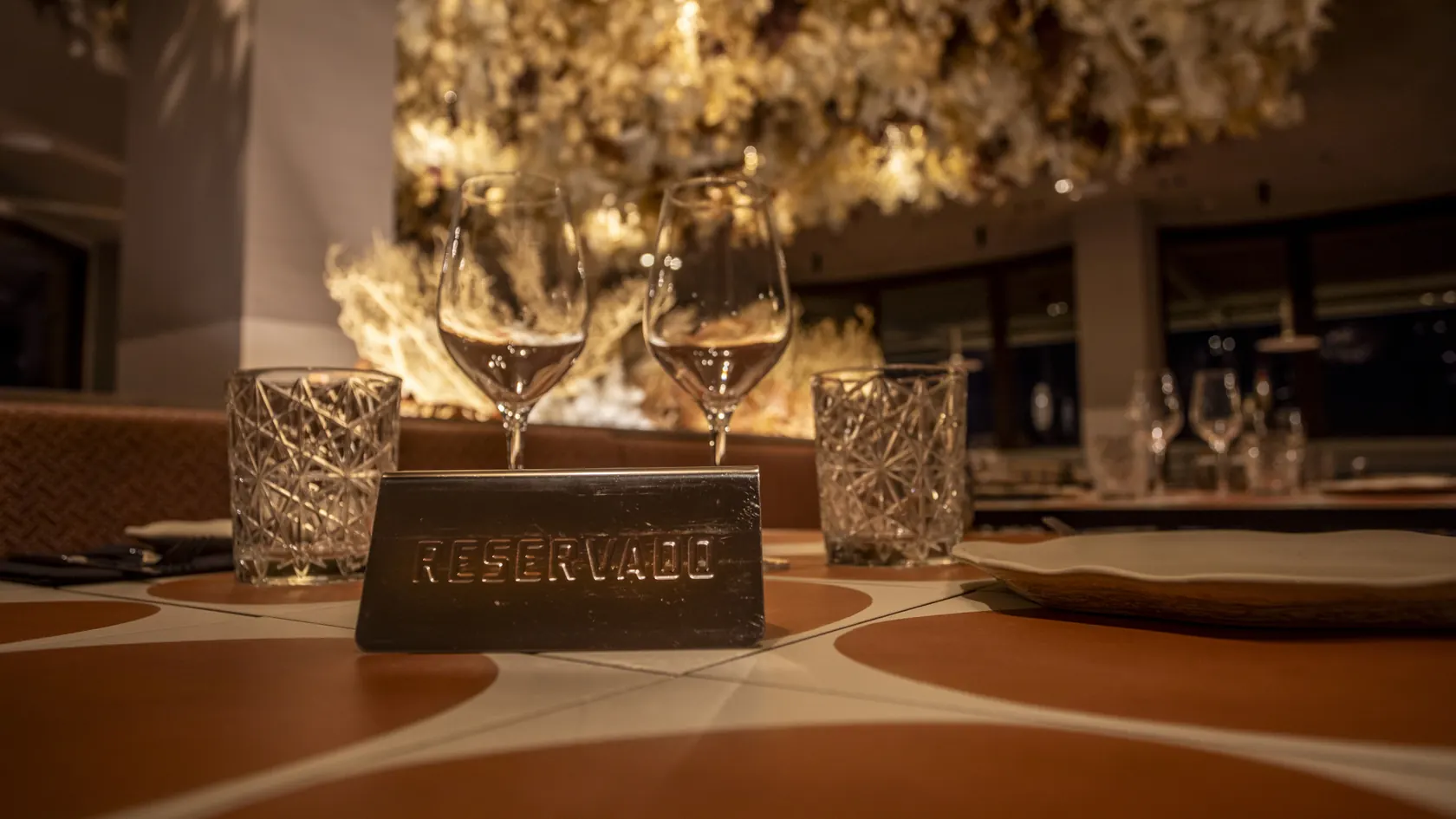 Taula reservada al Restaurant Akquaaa de Calafell