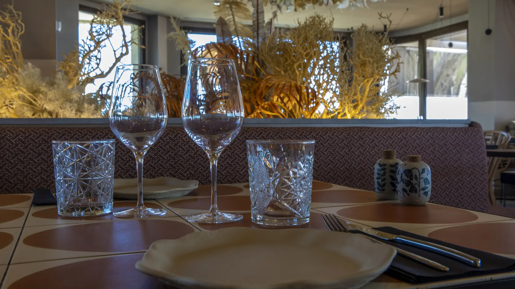 Glasses of wine served at Restaurante Akquaaa in Calafell